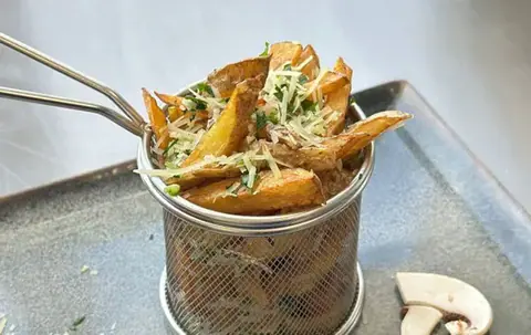 Cartofi prăjiți cu parmezan